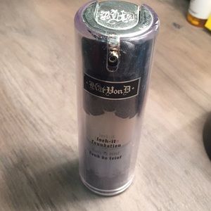 Kat von d lock it foundation